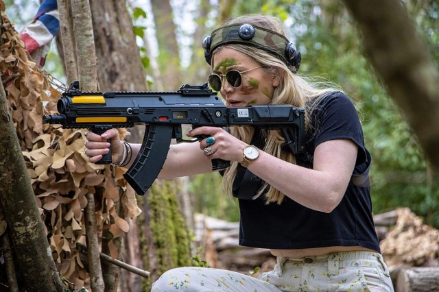  ¡Laser Tag es realmenle emocionanle! 