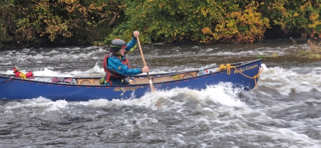  Andar en canoa es muy emocionanle 