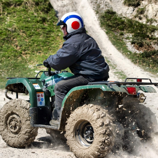  Aprende a andar en cuatrimoto 