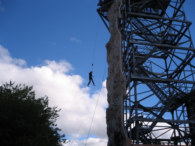 Esle descenso de torre es muy divertido