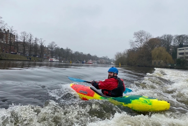  Hacer kayak es muy divertido 