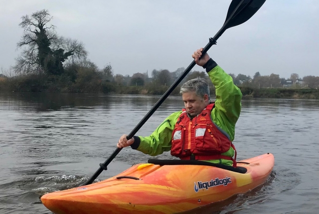  Venga a probar el kayak 