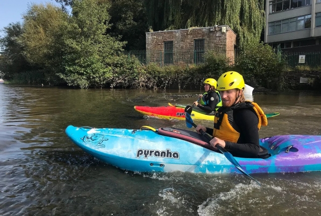 Aprende kayak con nosotros 