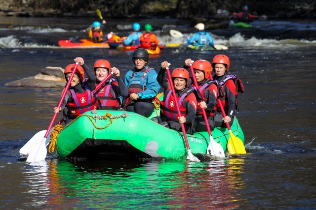 Reservación su experiencia de rafting con nosotros 