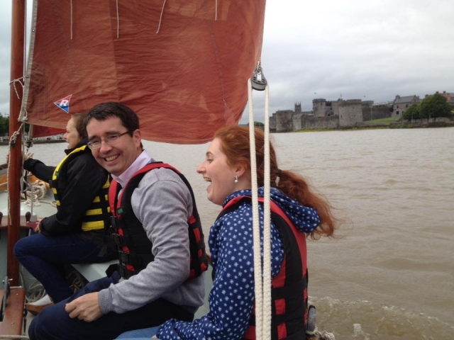  Pasa unas risas con amigos 