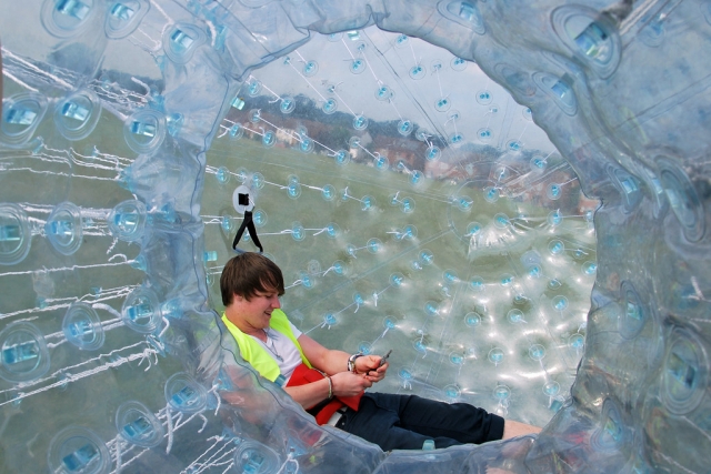  Venga a zorbing en Limerick