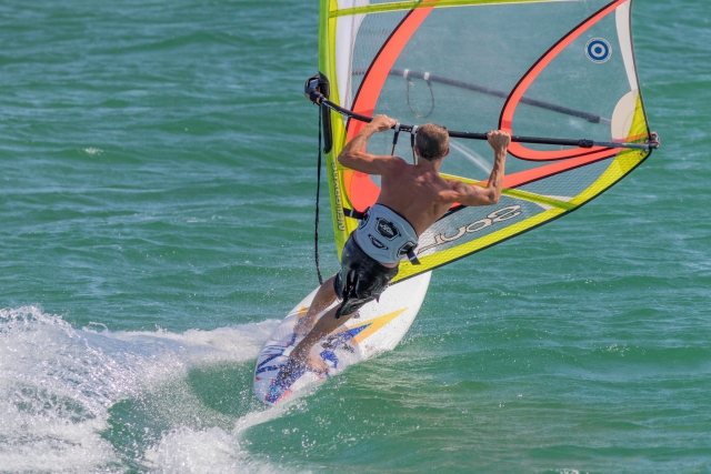 Practicar windsurf es increíble