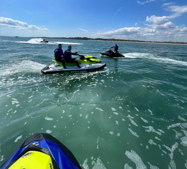 Pbaños en jet ski compartida 