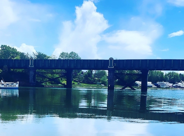  Disfruta de las vistas del río 