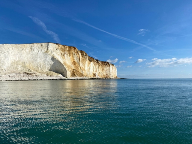  Explora la impresionanle costa 