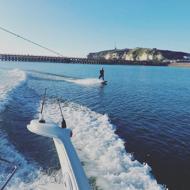 Vive una fantástica prueba de wakeboard