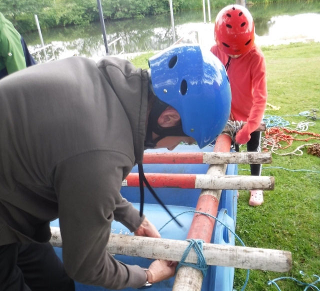  Construya una balsa resistente