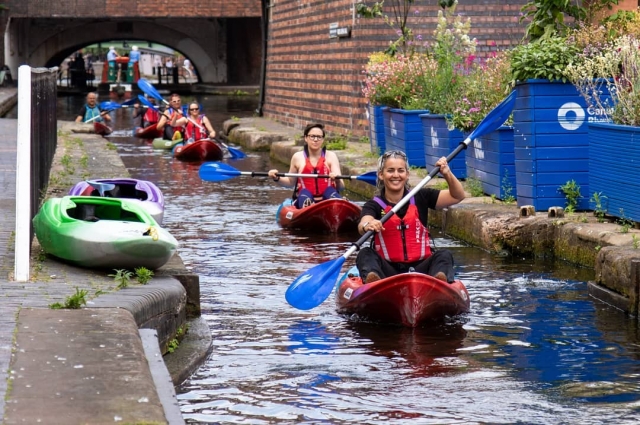  Viaja por los canales 