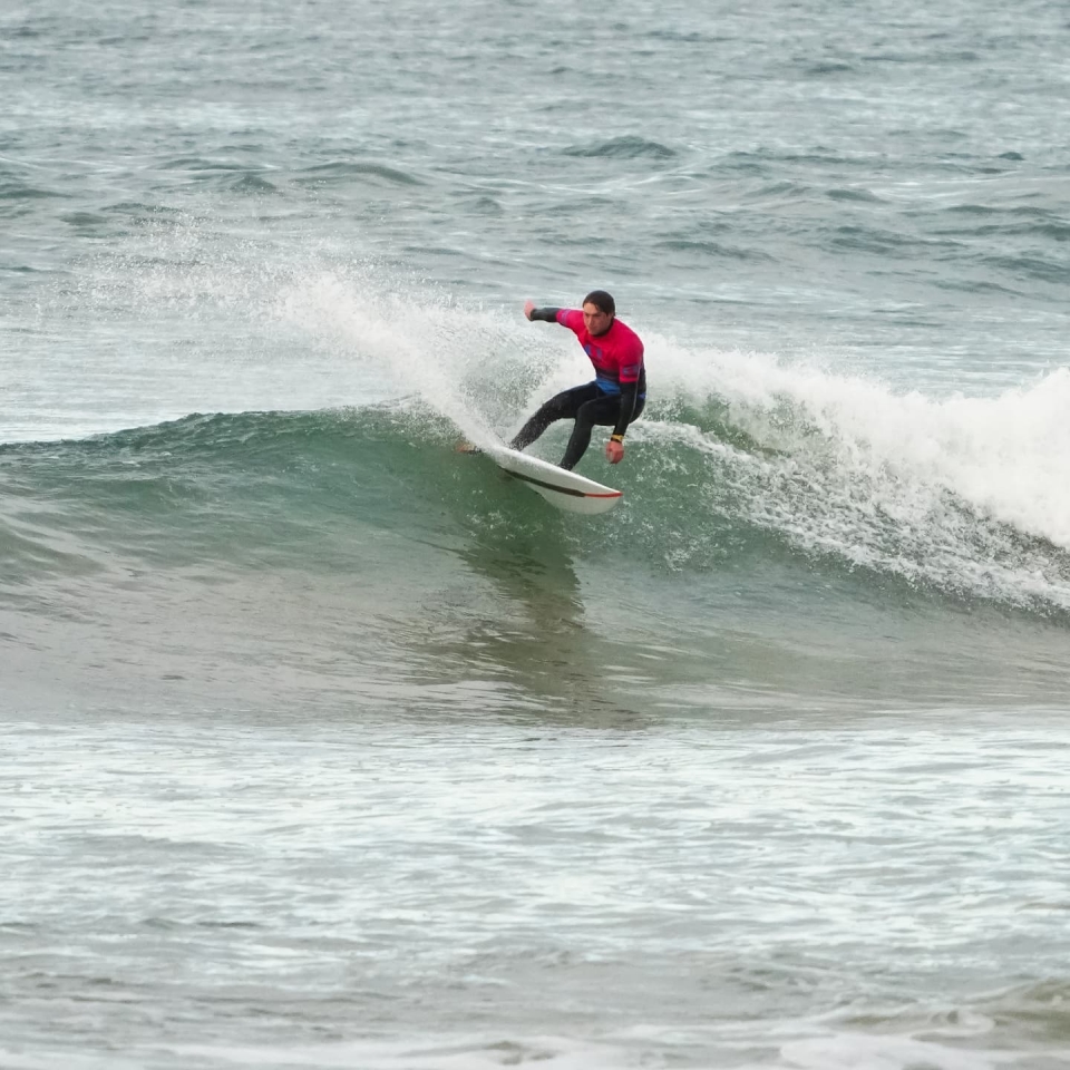  Sube olas emocionantes 