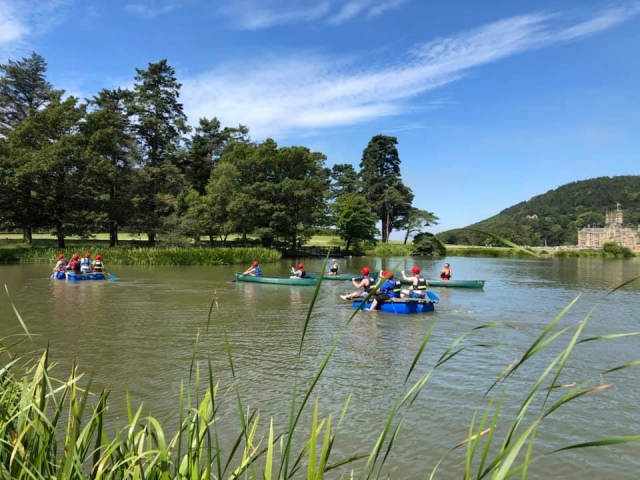  Disfrutando de un día en el lago 