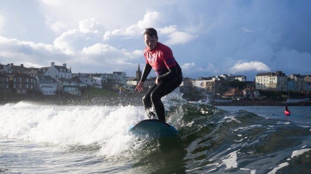  Súbele a las olas 