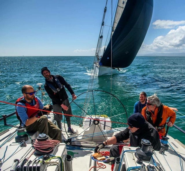  Viaje divertido con amigos 