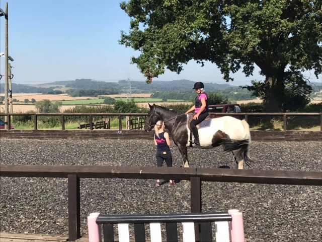  Disfruta de su primera experiencia a caballo 