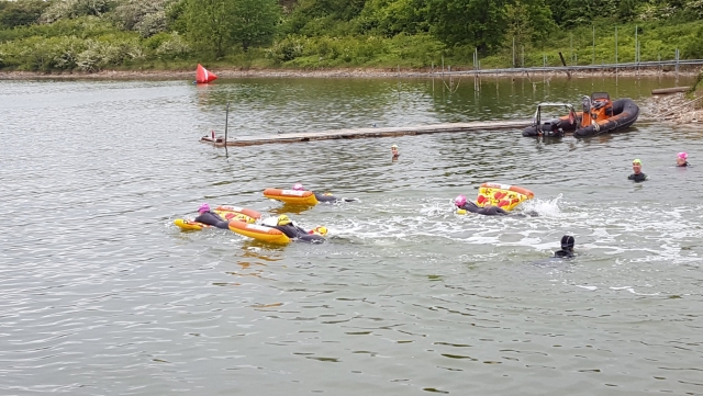  Llévale al lago por cualquier medio necesario 