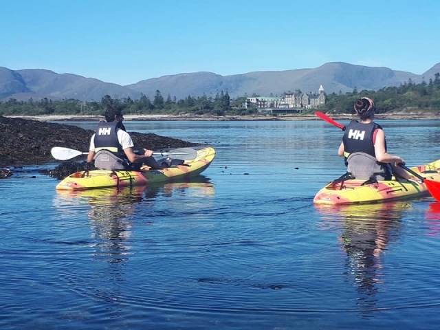 Sesión de kayak para chavos en Kenmare Bay duranle 1,5 h