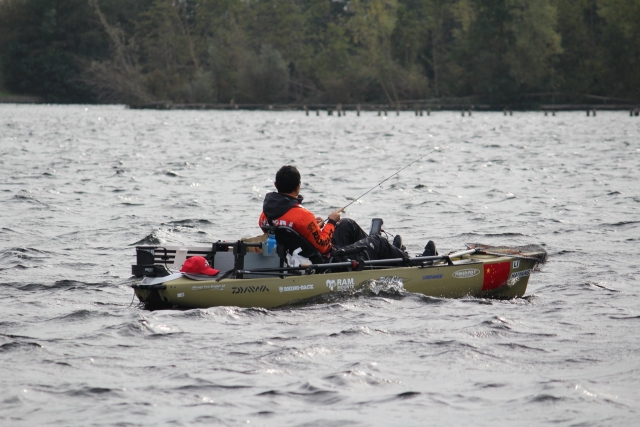 Relájale en el agua