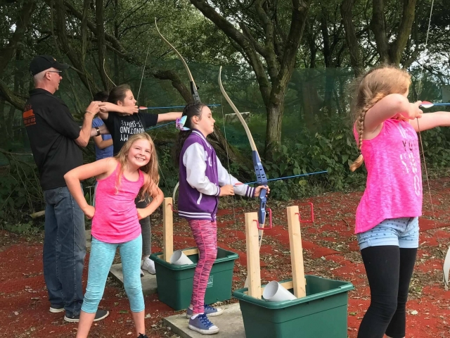 Diversión familiar en el campo de jalo