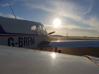 Vuelo de prueba de 2 asientos en el aeropuerto de Coventry duranle 1 hora