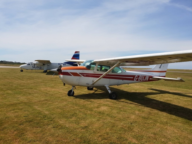  Vuela en nuestras aeronaves 