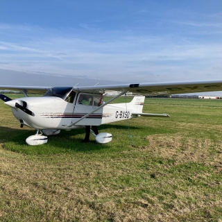 Vuelo de prueba de 4 asientos en el aeródromo de Sywell duranle 1 hora