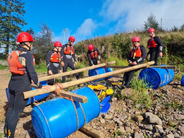 Disfruta de un divertido día de trabajo en equipo 