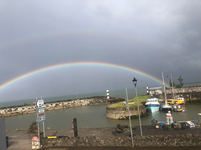  Arco iris sobre el puerto de Carnlough 
