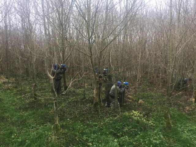  Utilizar el terreno para cubrirse