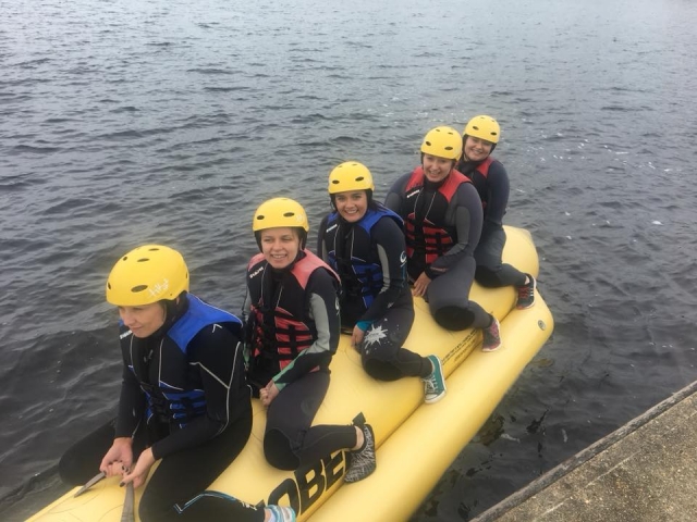 Agárrale a la banana