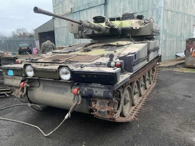  Atrévele a manejar un tanque 