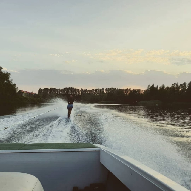 Diviértele con nosotros