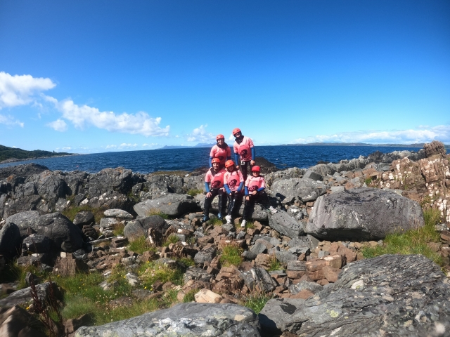 Diviértele con tus amigos en una sesión de Coasteering 