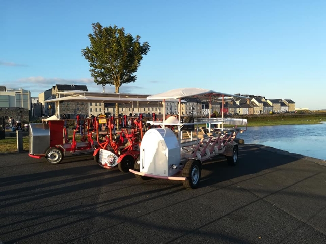 Prepárale para explorar la ciudad de Galway 