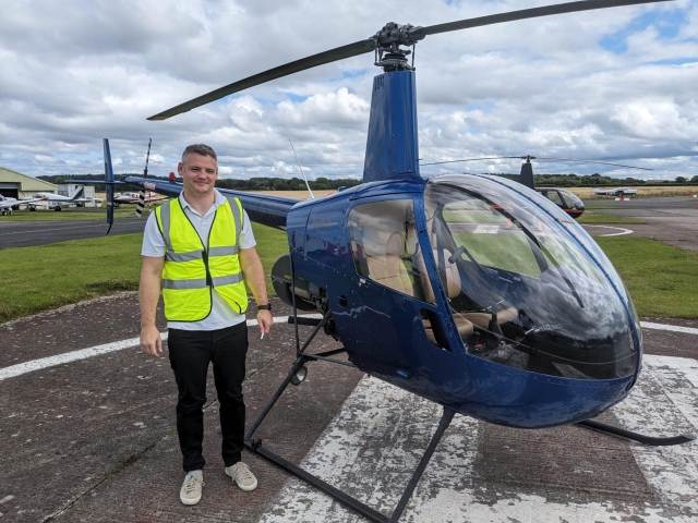 Lección de prueba en un helicóptero Robinson