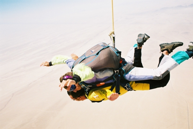  Disfruta de un divertido e inolvidable salto de paracaidismo 