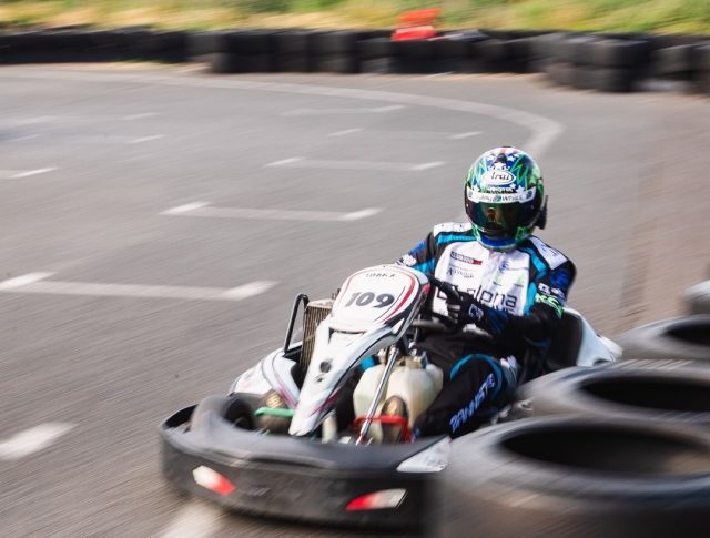  Acción de karting