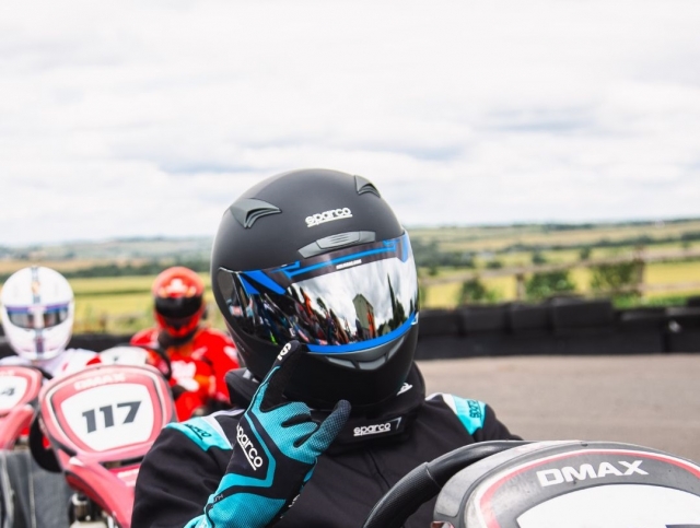  DMAX Go go go-go-go-go-go-go-go-karts en Milton Keynes 