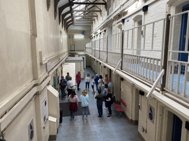  Recorrido por la prisión 