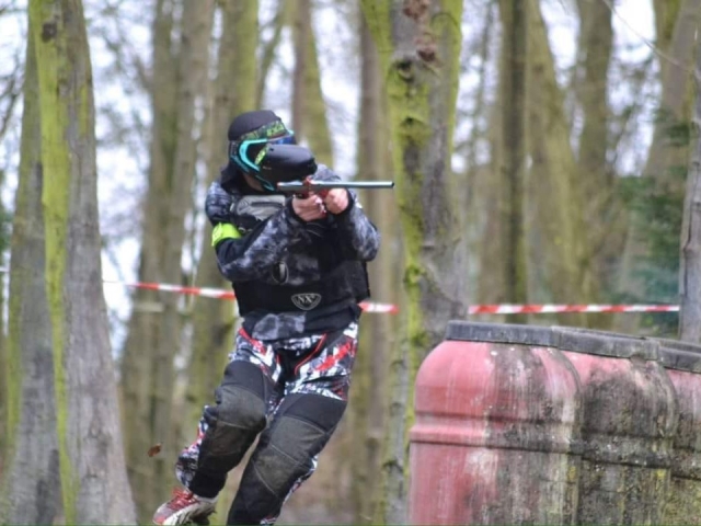 Diviértele con nosotros 