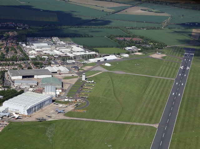  Vista aérea del aeropuerto de la ciudad de Cambridge