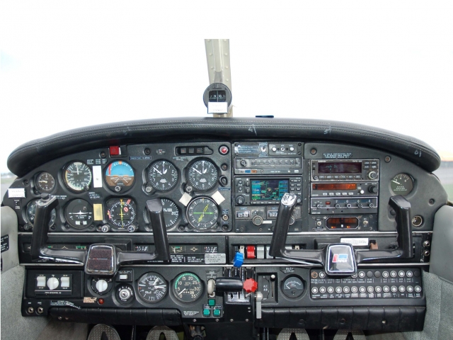  Avión de doble control 