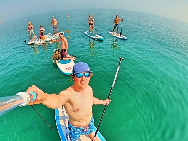  Relájale y disfruta de una lección de SUP 