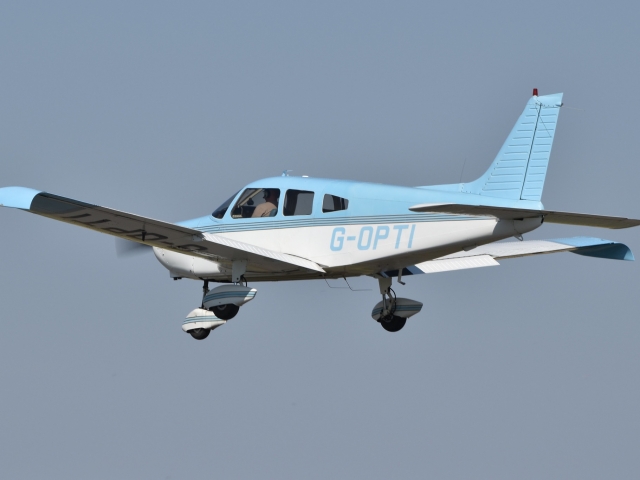  Vuelo de prueba en el aeródromo de Elstree 