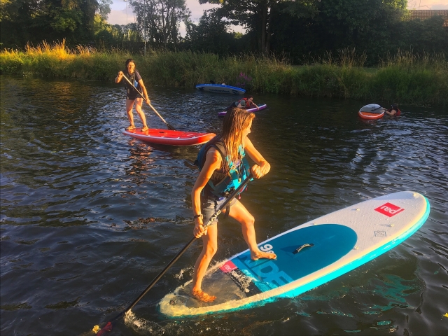  Haga un viaje en SUP 