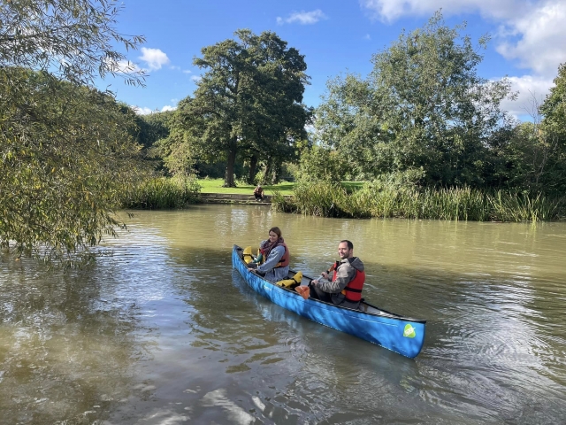  Pbaños en canoa por el Great Ouse