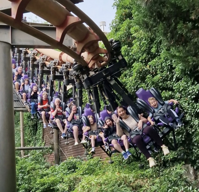  Una de las montañas rusas sinuosas de Alton Towers 